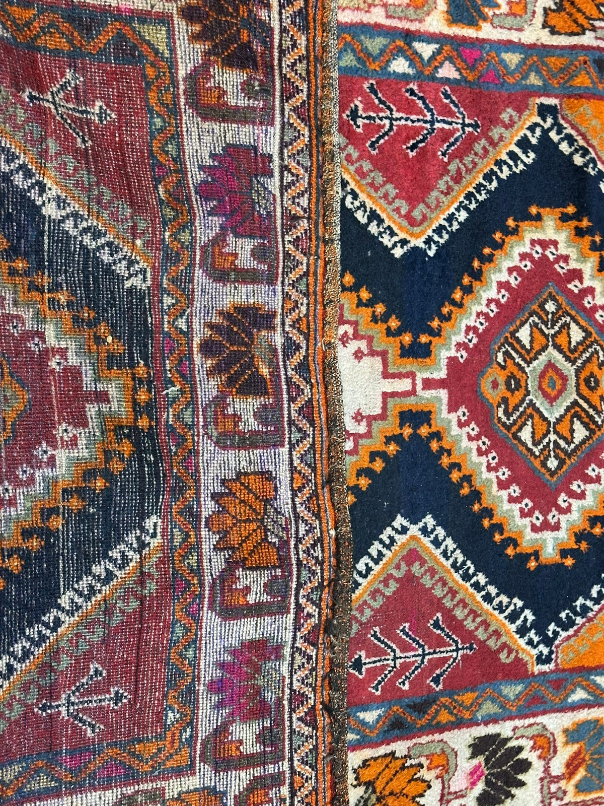 Antiker Orientteppich handgeknüpft Bachtiar  Naturfarben 200x136 cm