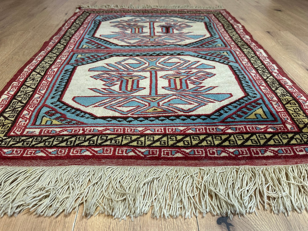 Orientteppich handgeknüpft Kazak Wolle 115x85 cm