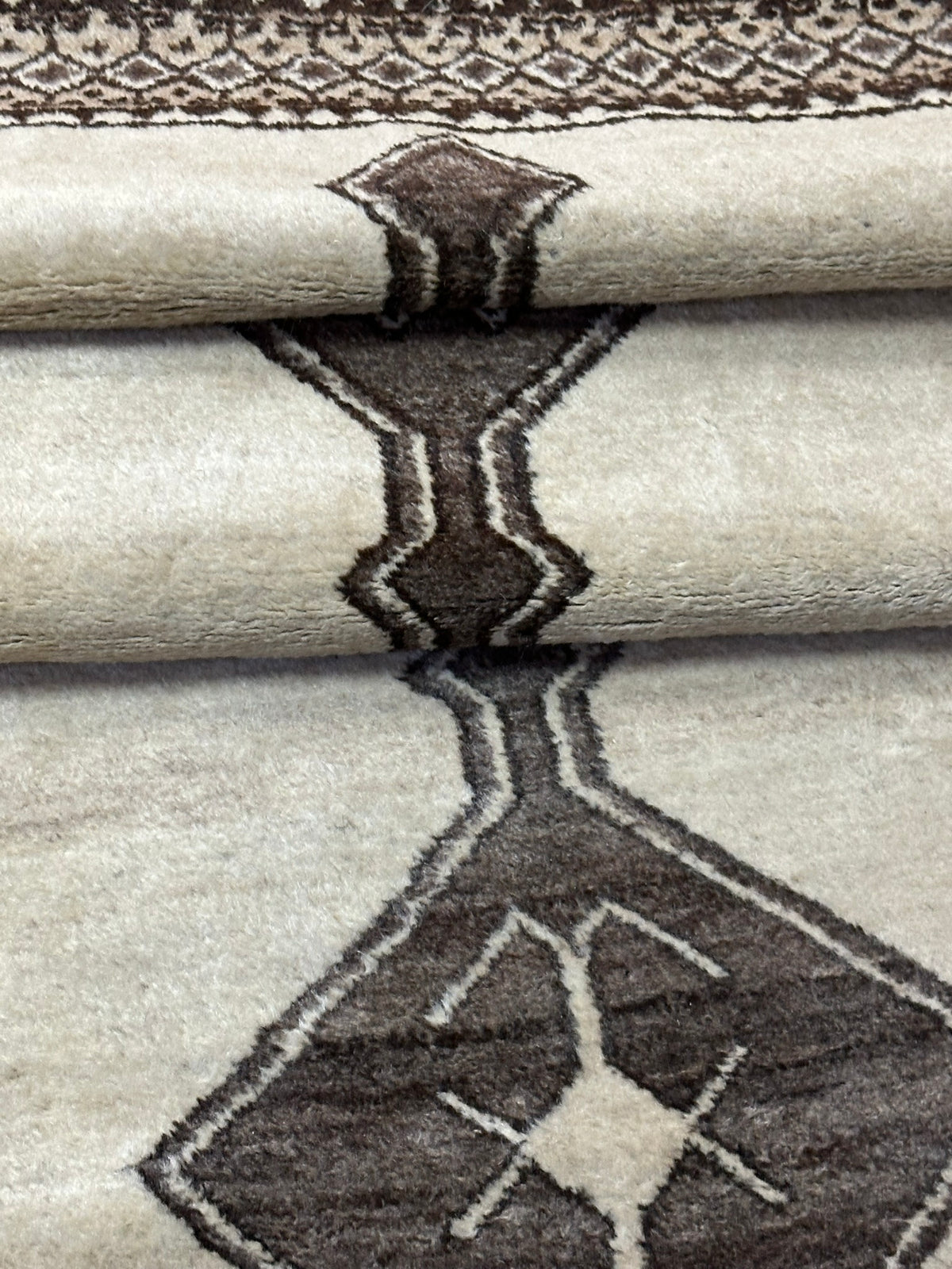 Orientteppich handgeknüpft Gabbeh Wolle 195x110 cm