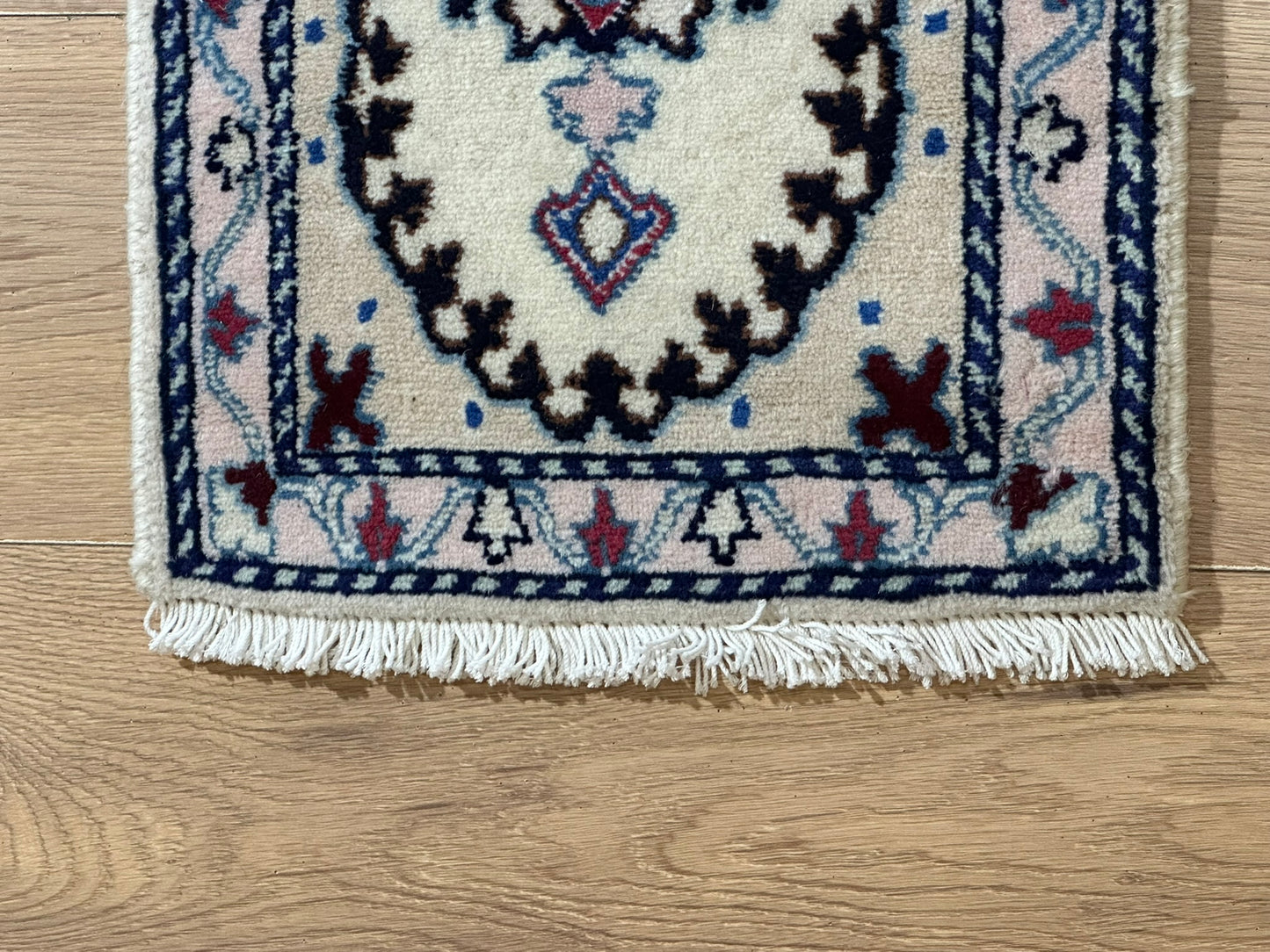 Orientteppich handgeknüpft Nain 58x38 cm
