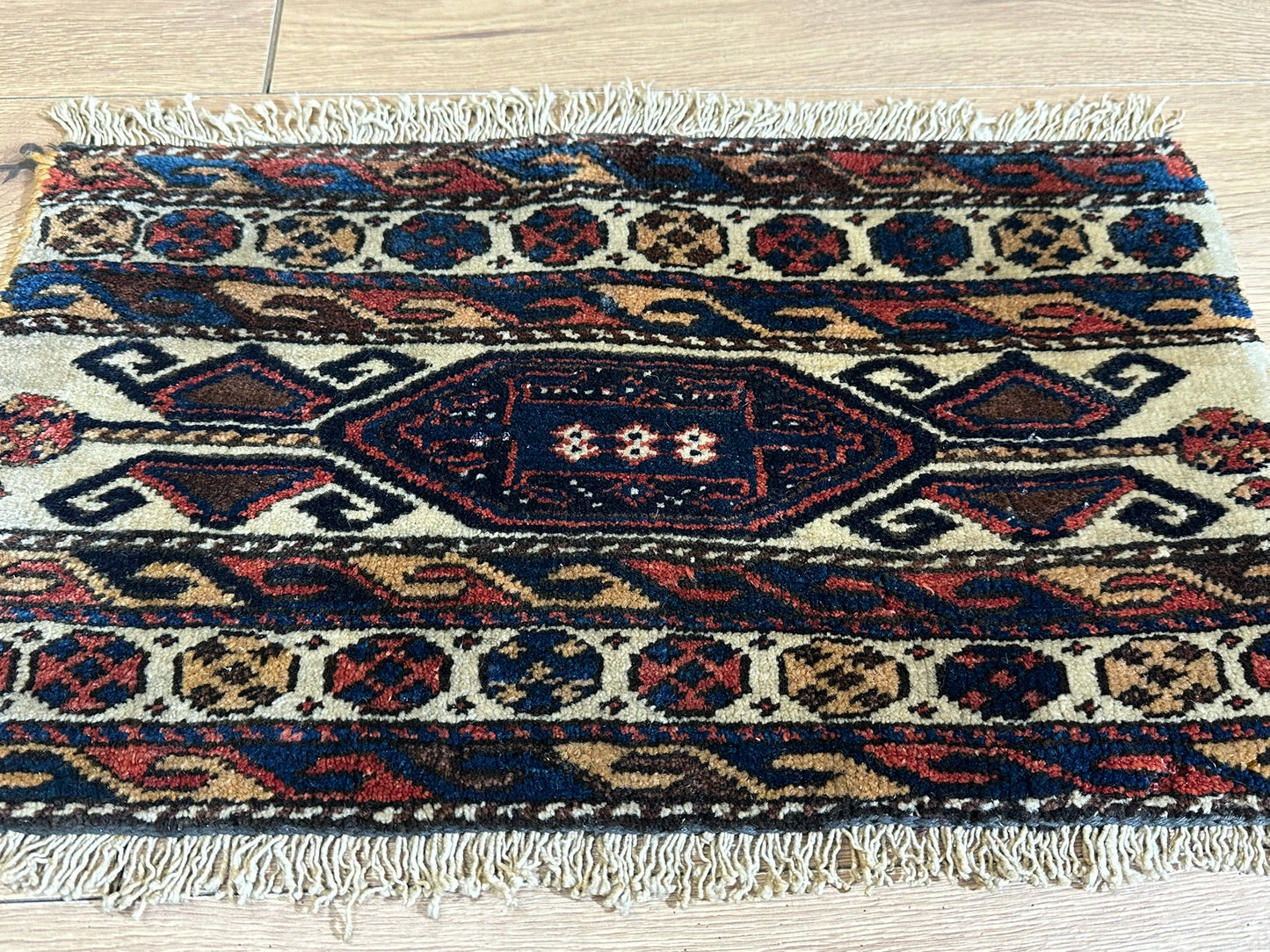 Orientteppich handgeknüpft Sumak Kazak 57x34 cm