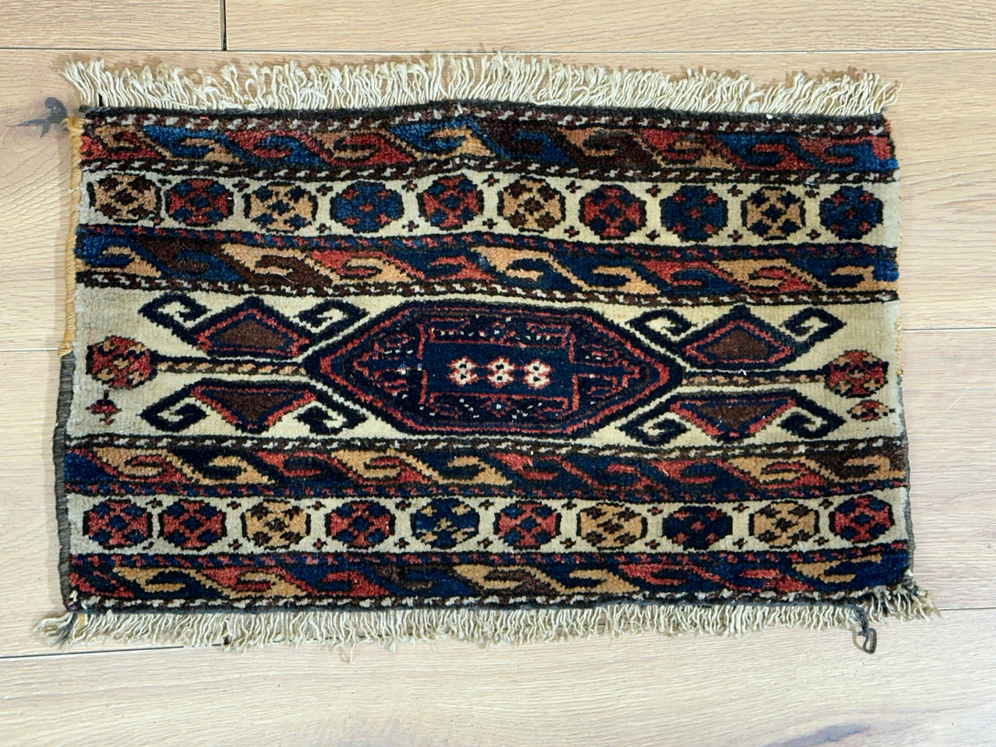Orientteppich handgeknüpft Sumak Kazak 57x34 cm