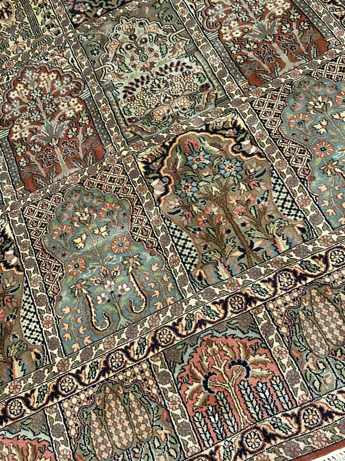 Orientteppich handgeknüpft Kaschmir Felder Ghom Seide 220x160 cm