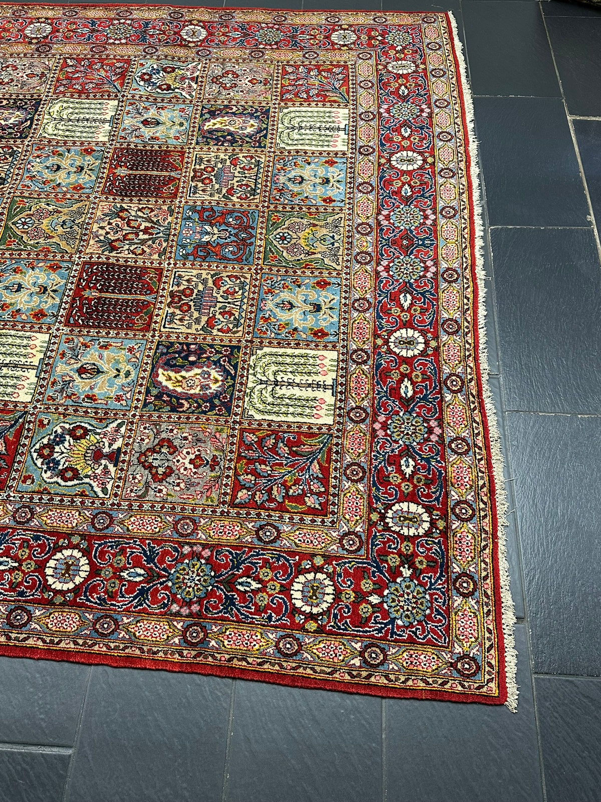 Orientteppich handgeknüpft Felder Ghom Korkwolle 330x240 cm