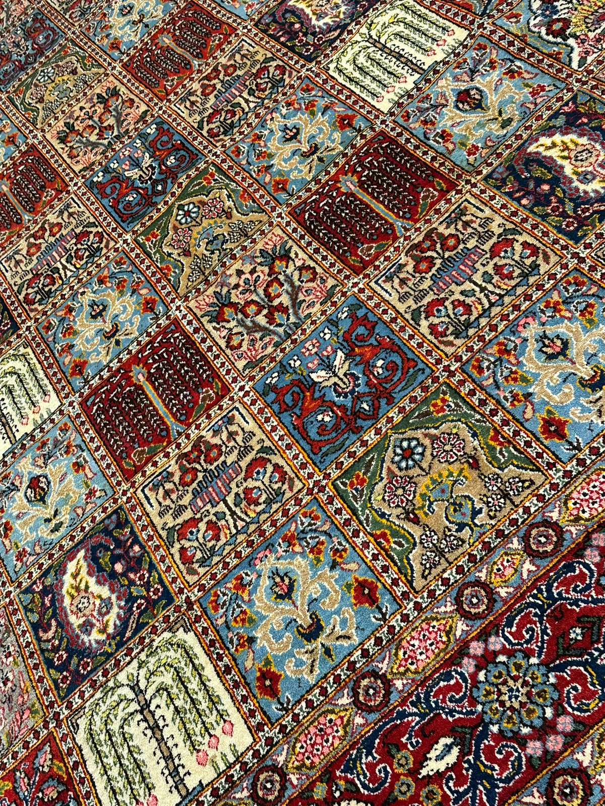 Orientteppich handgeknüpft Felder Ghom Korkwolle 330x240 cm