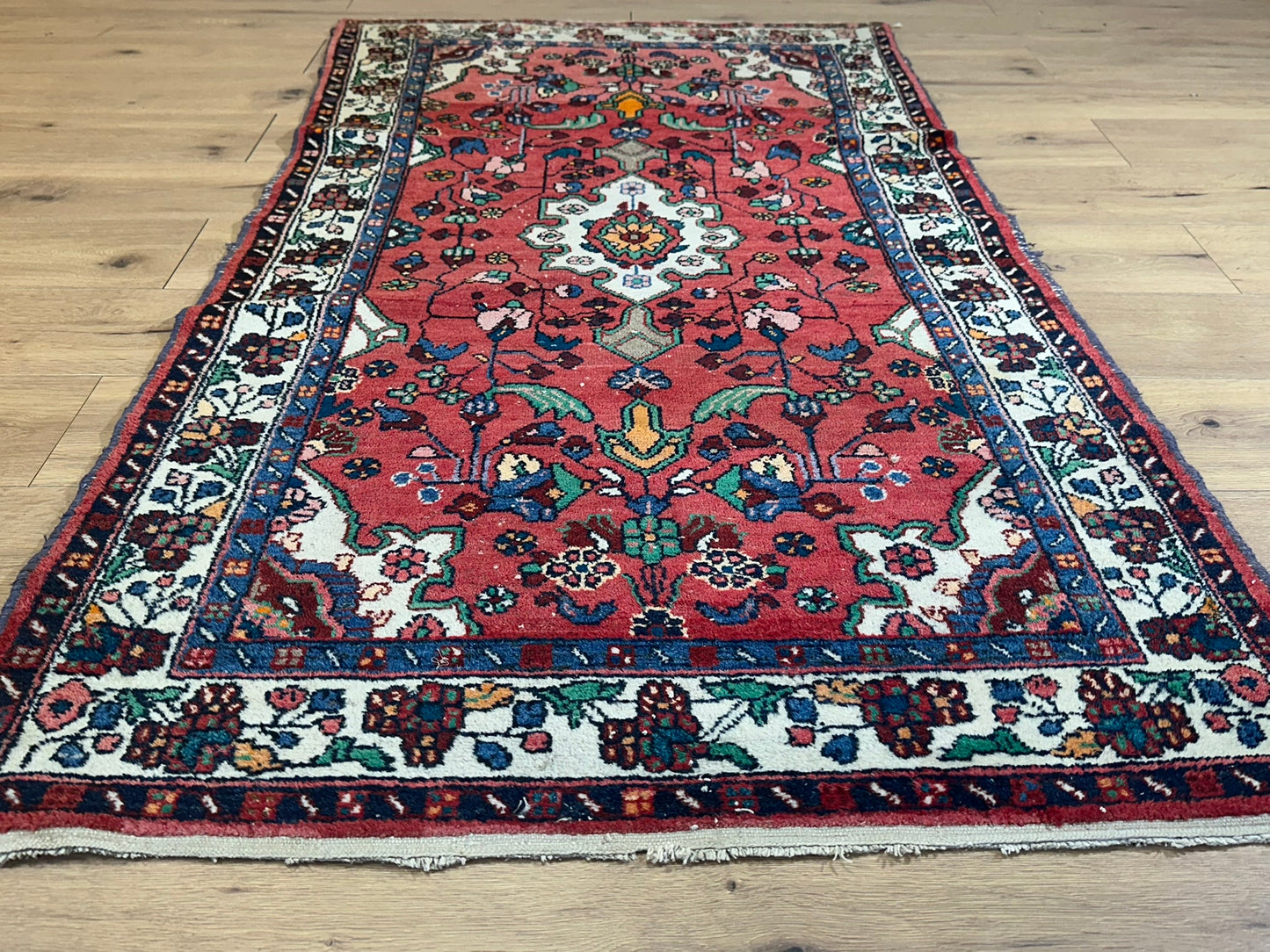 Orientteppich handgeknüpft Saruk 187x104 cm