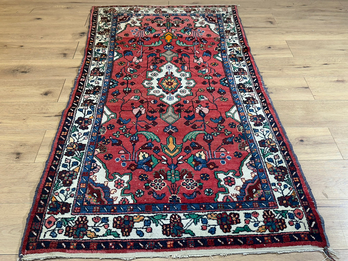 Orientteppich handgeknüpft Saruk 187x104 cm