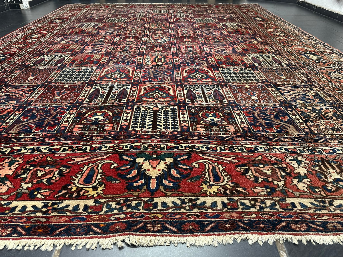 Orientteppich handgeknüpft Bakhtiar Felder 420x315 cm