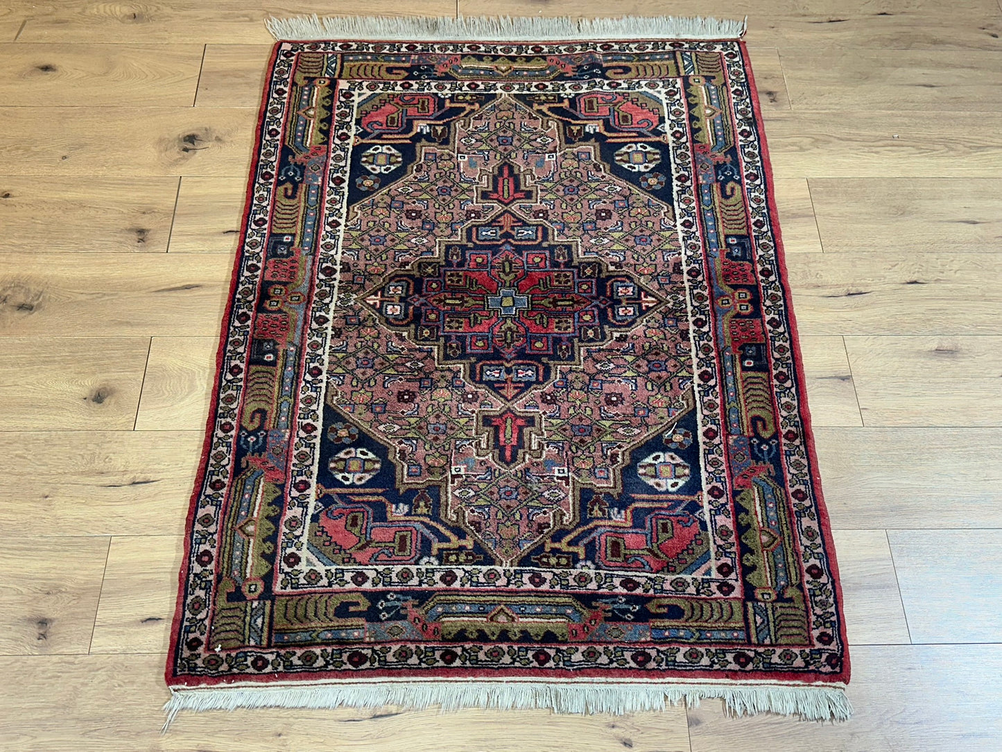 Orientteppich handgeknüpft Ekbatan 142x106 cm