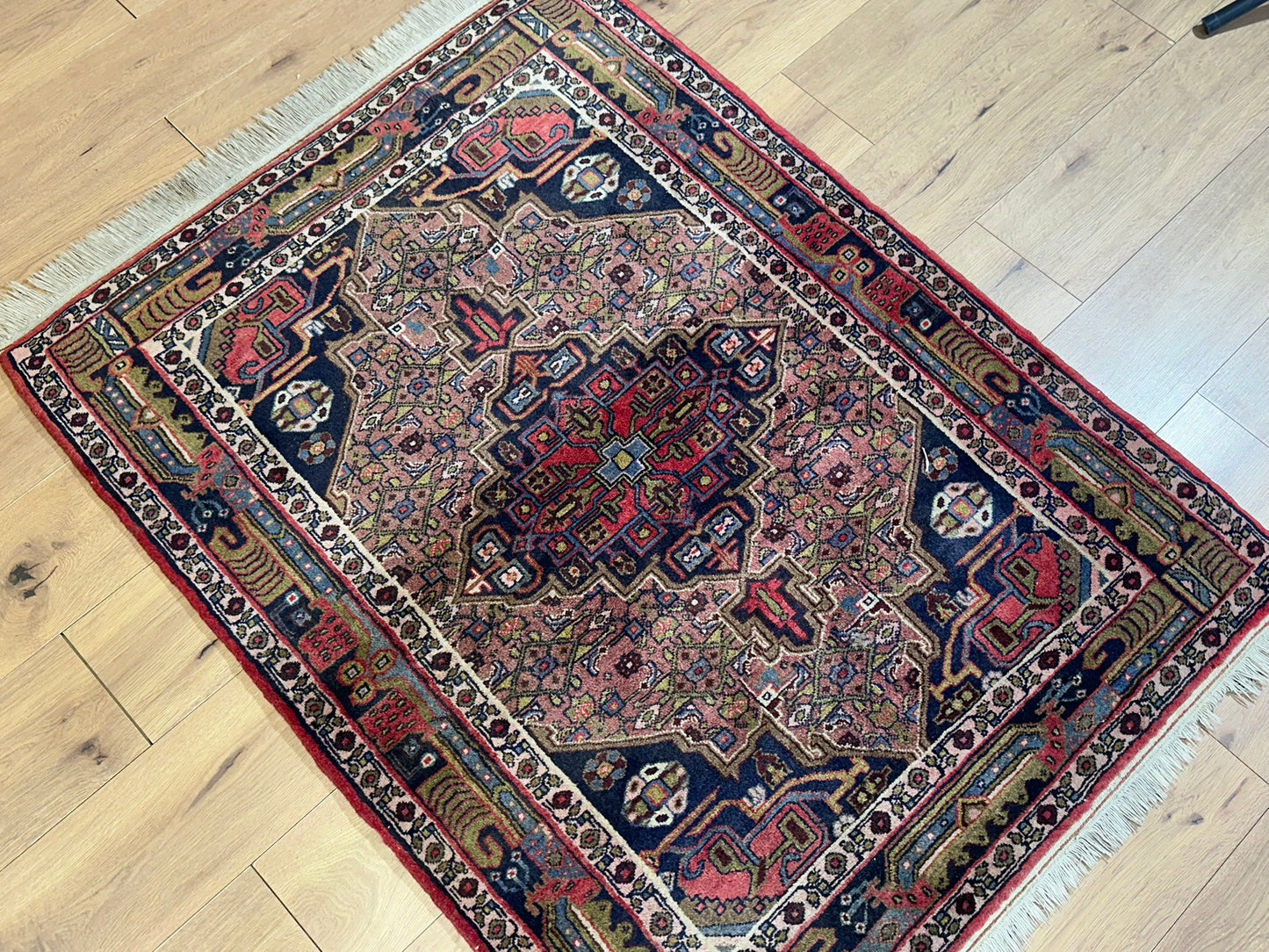 Orientteppich handgeknüpft Ekbatan 142x106 cm