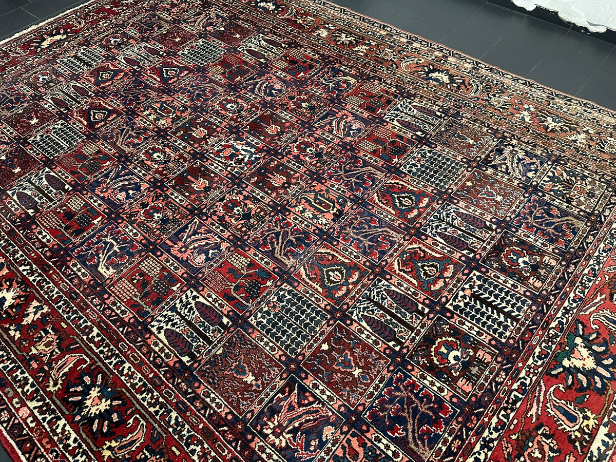 Orientteppich handgeknüpft Bakhtiar Felder 420x315 cm