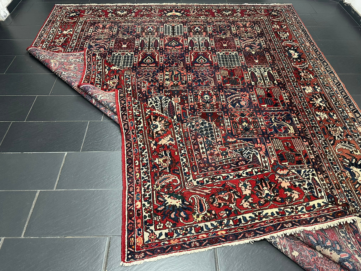 Orientteppich handgeknüpft Bakhtiar Felder 420x315 cm