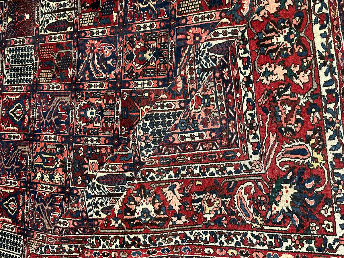 Orientteppich handgeknüpft Bakhtiar Felder 420x315 cm