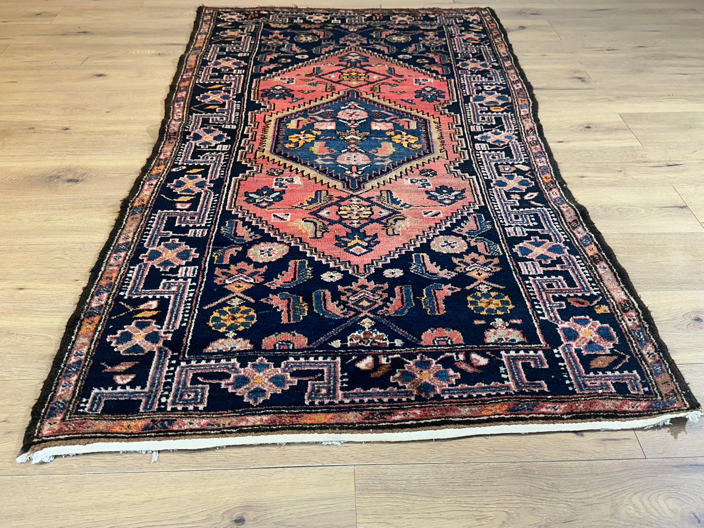 Antik Orientteppich handgeknüpft Malayer Naturfarben 200x112 cm