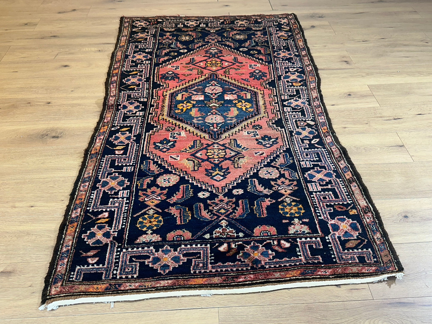 Antik Orientteppich handgeknüpft Malayer Naturfarben 200x112 cm