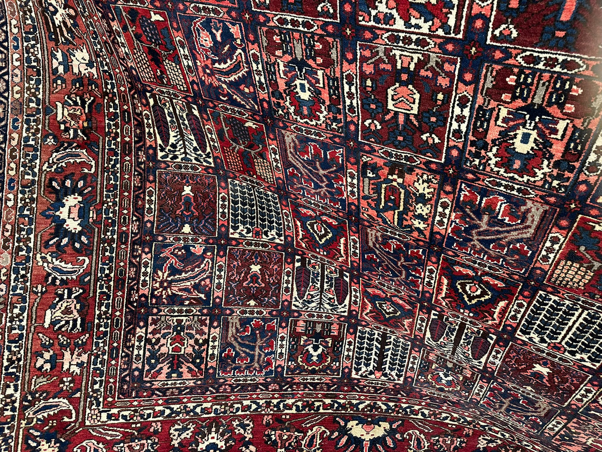 Orientteppich handgeknüpft Bakhtiar Felder 420x315 cm