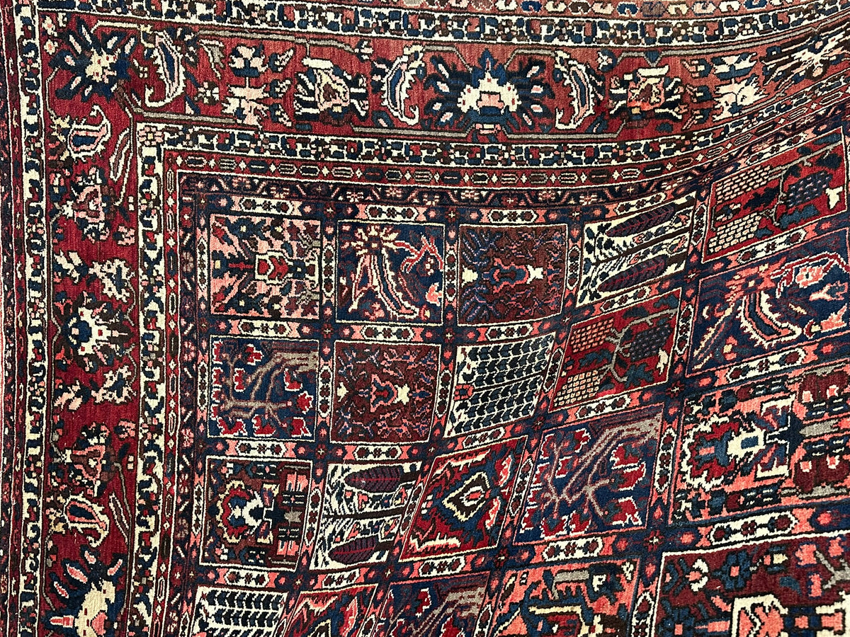 Orientteppich handgeknüpft Bakhtiar Felder 420x315 cm