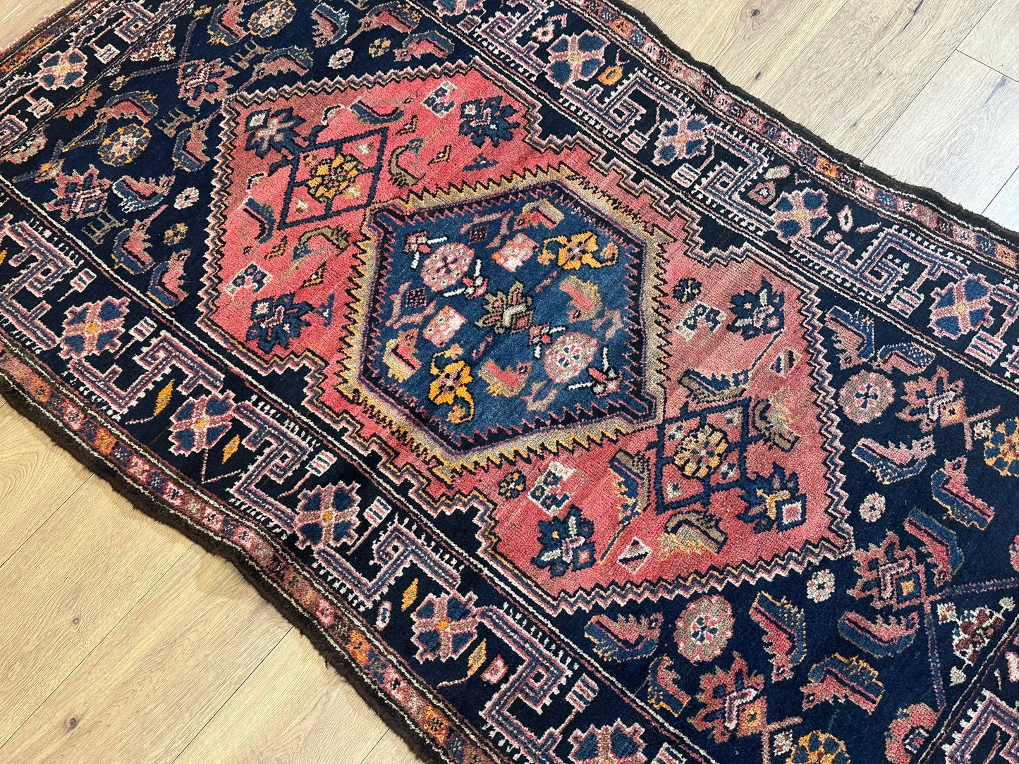 Antik Orientteppich handgeknüpft Malayer Naturfarben 200x112 cm
