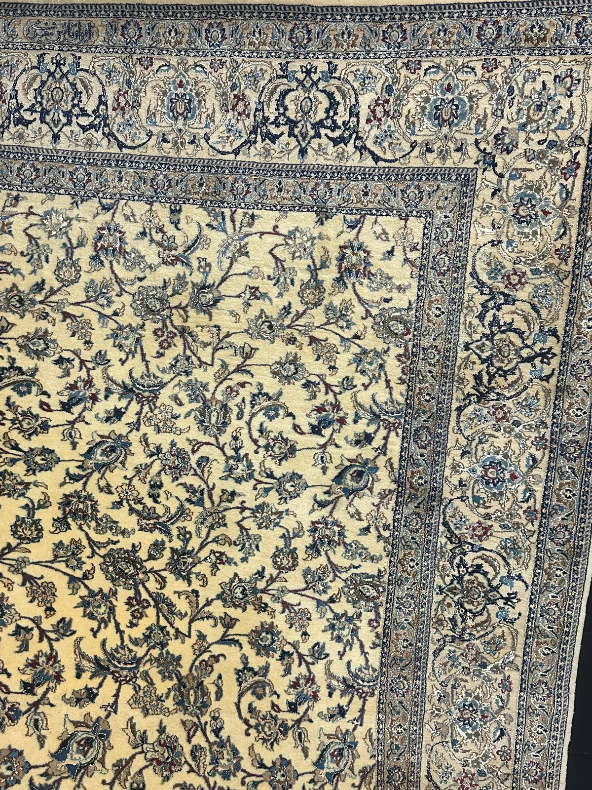Orientteppich handgeknüpft Nain mit Seide 290x216 cm