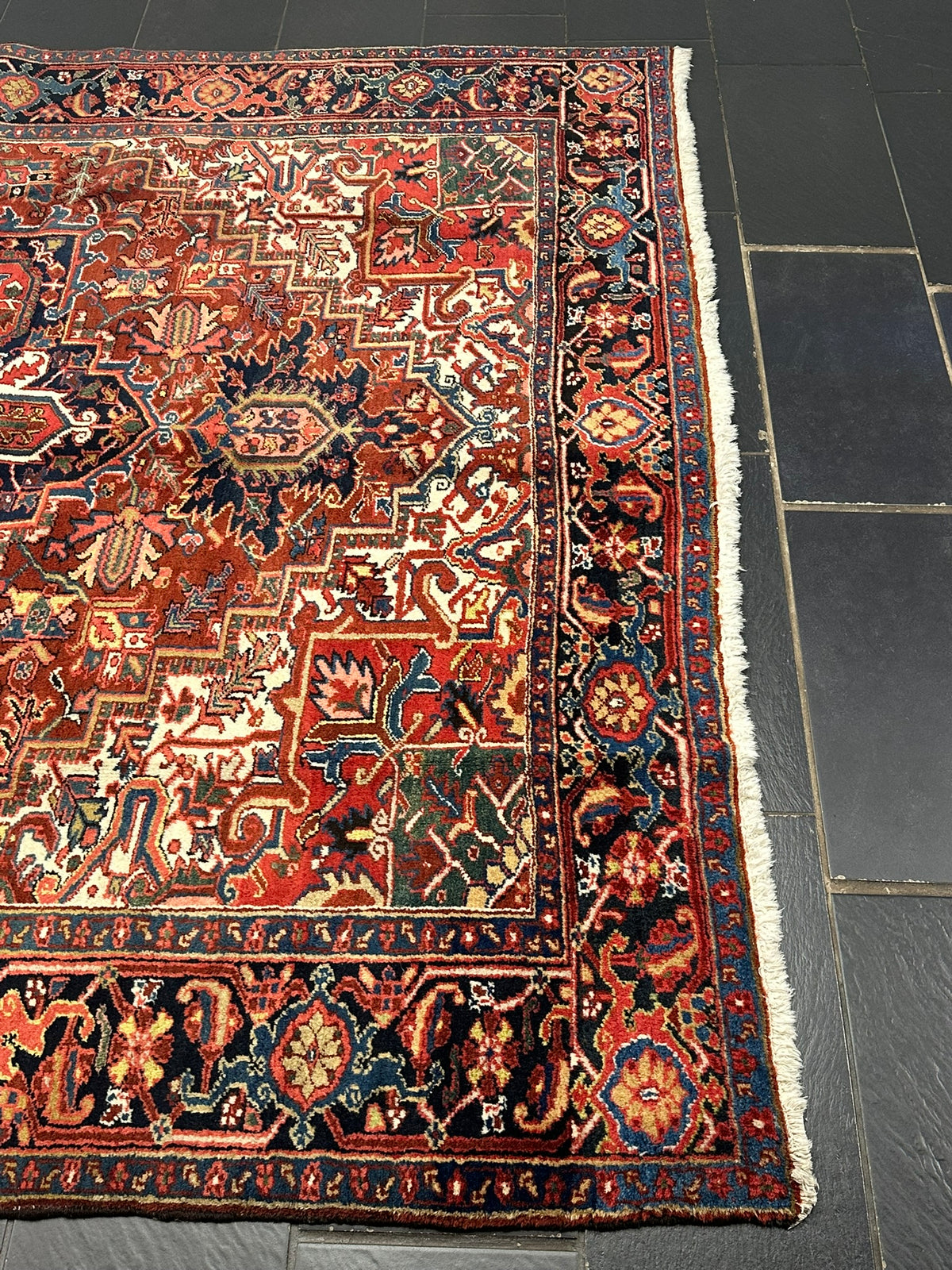 Orientteppich handgeknüpft Heriz 345x230 cm
