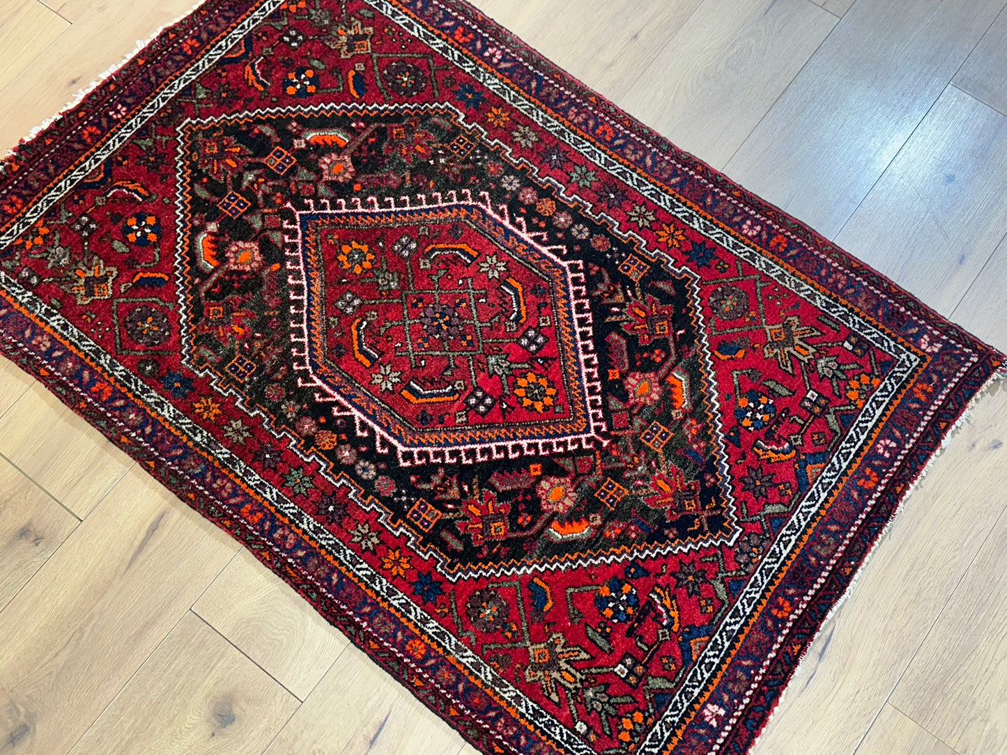 Orientteppich handgeknüpft Malayer 132x86 cm