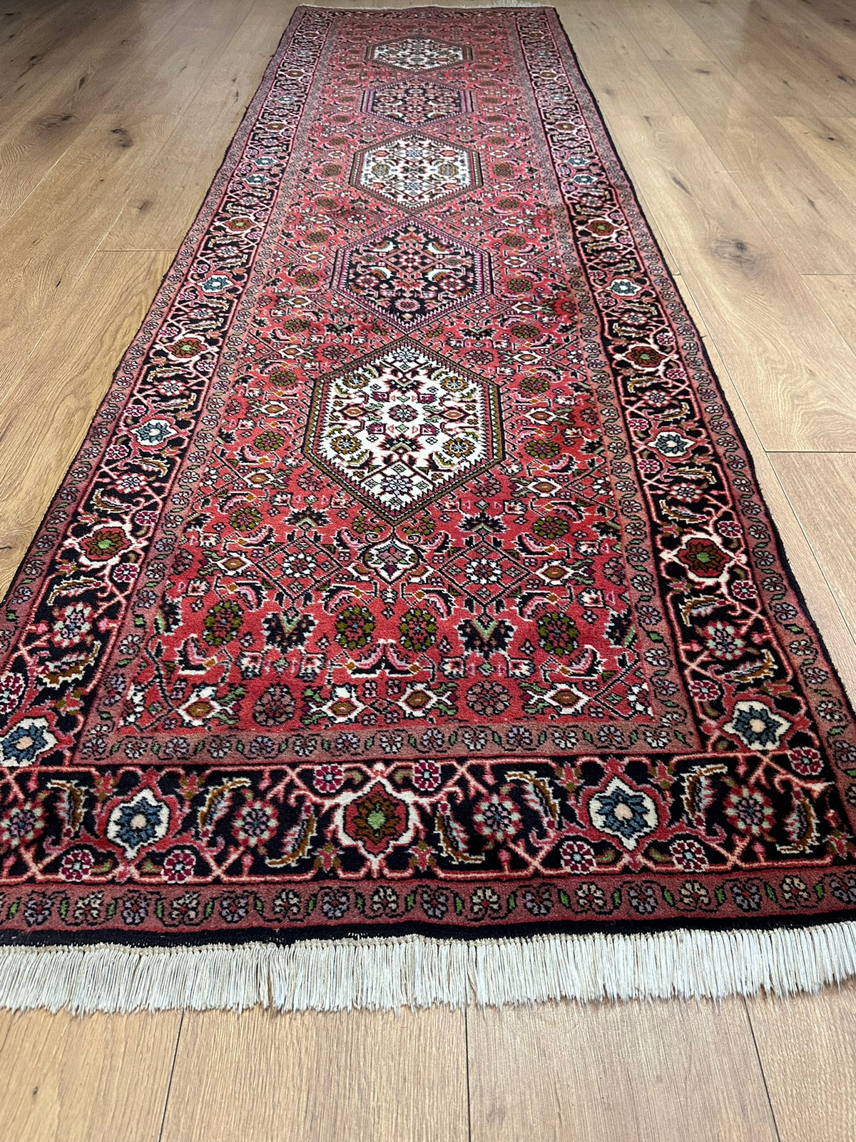 Orientteppich handgeknüpft Bidjar Korkwolle 290x80 cm