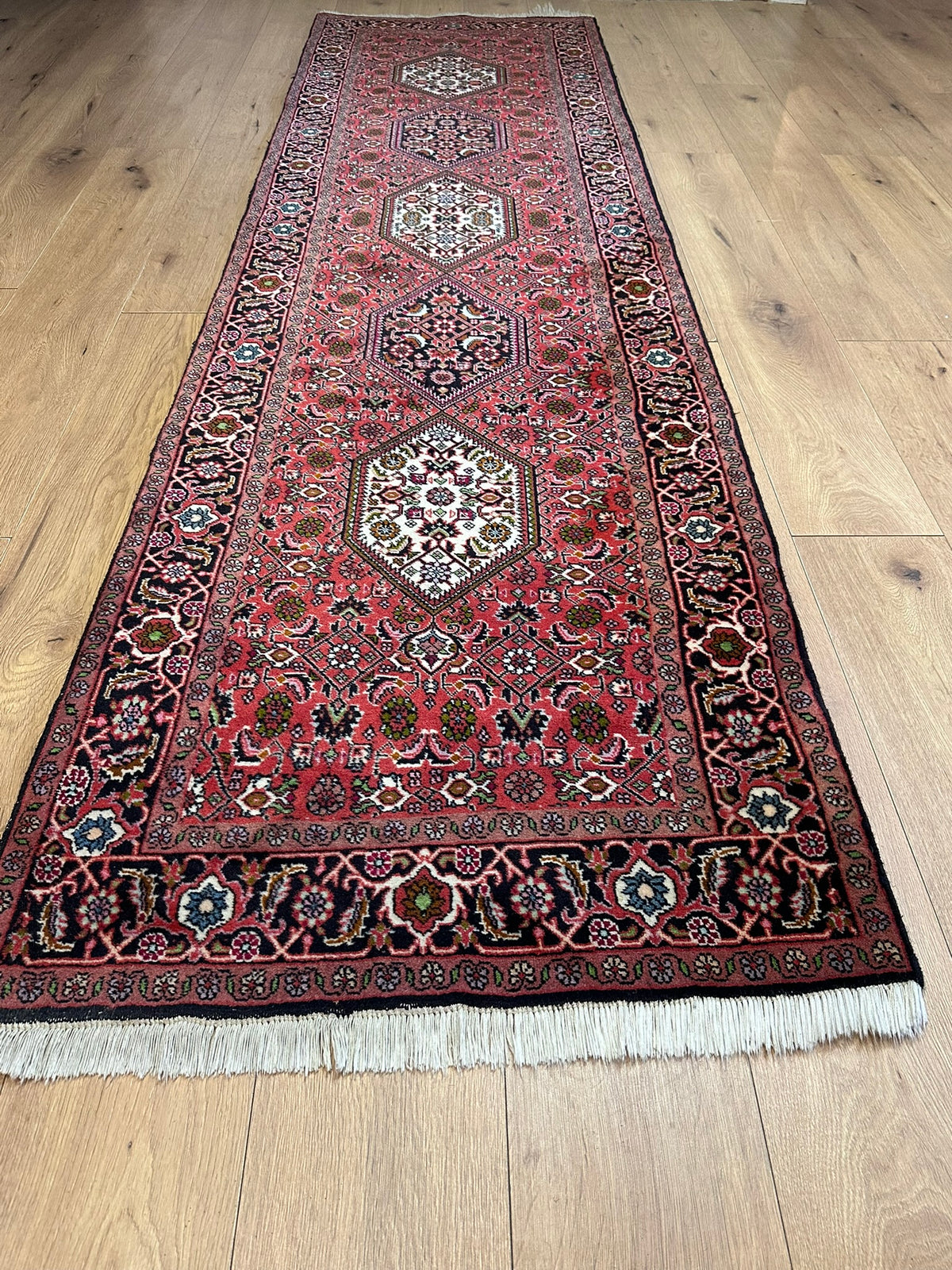 Orientteppich handgeknüpft Bidjar Korkwolle 290x80 cm