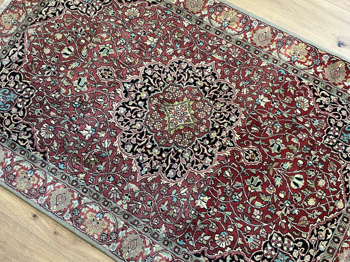 Orientteppich handgeknüpft Kaschmir Seide Ghom 170x108 cm