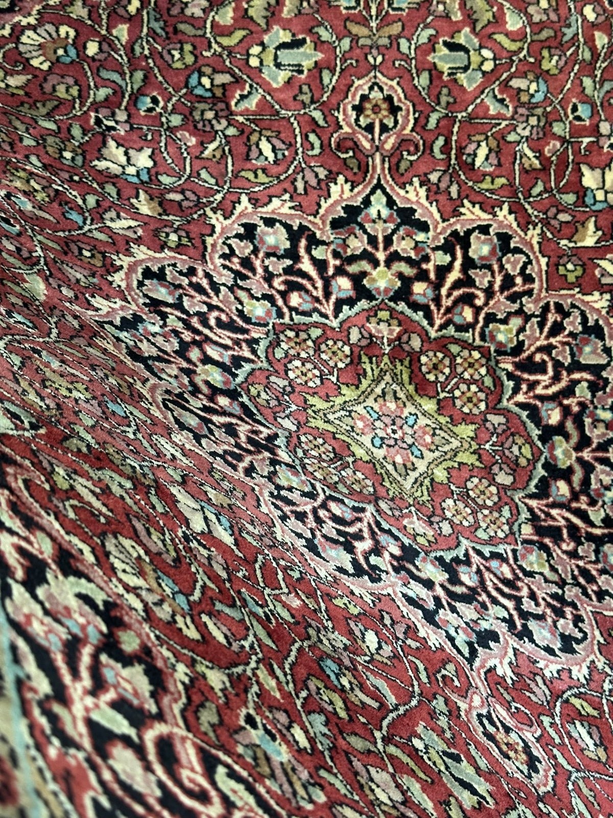 Orientteppich handgeknüpft Kaschmir Seide Ghom 170x108 cm
