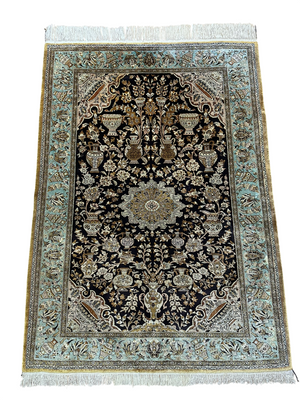 Orientteppich handgeknüpft Ghom Seide 150x107 cm