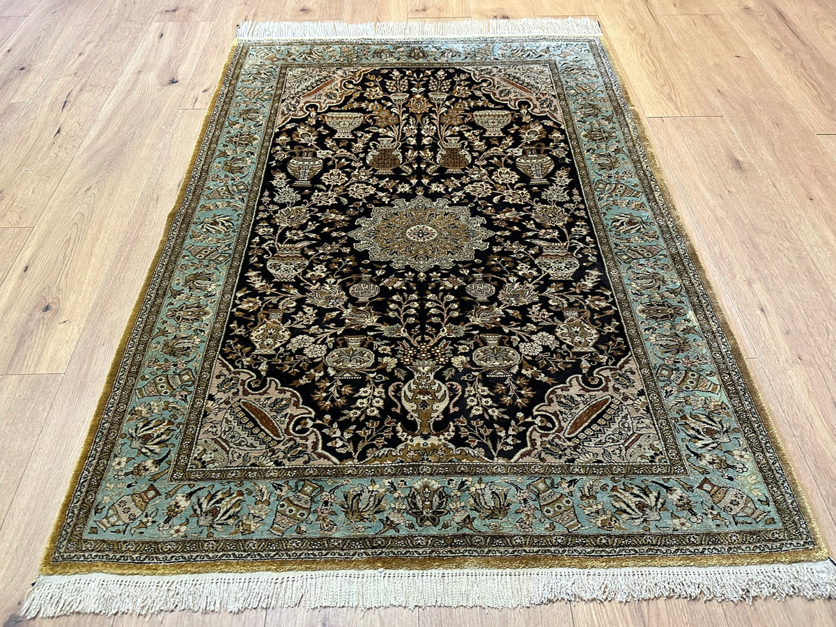 Orientteppich handgeknüpft Ghom Seide 150x107 cm