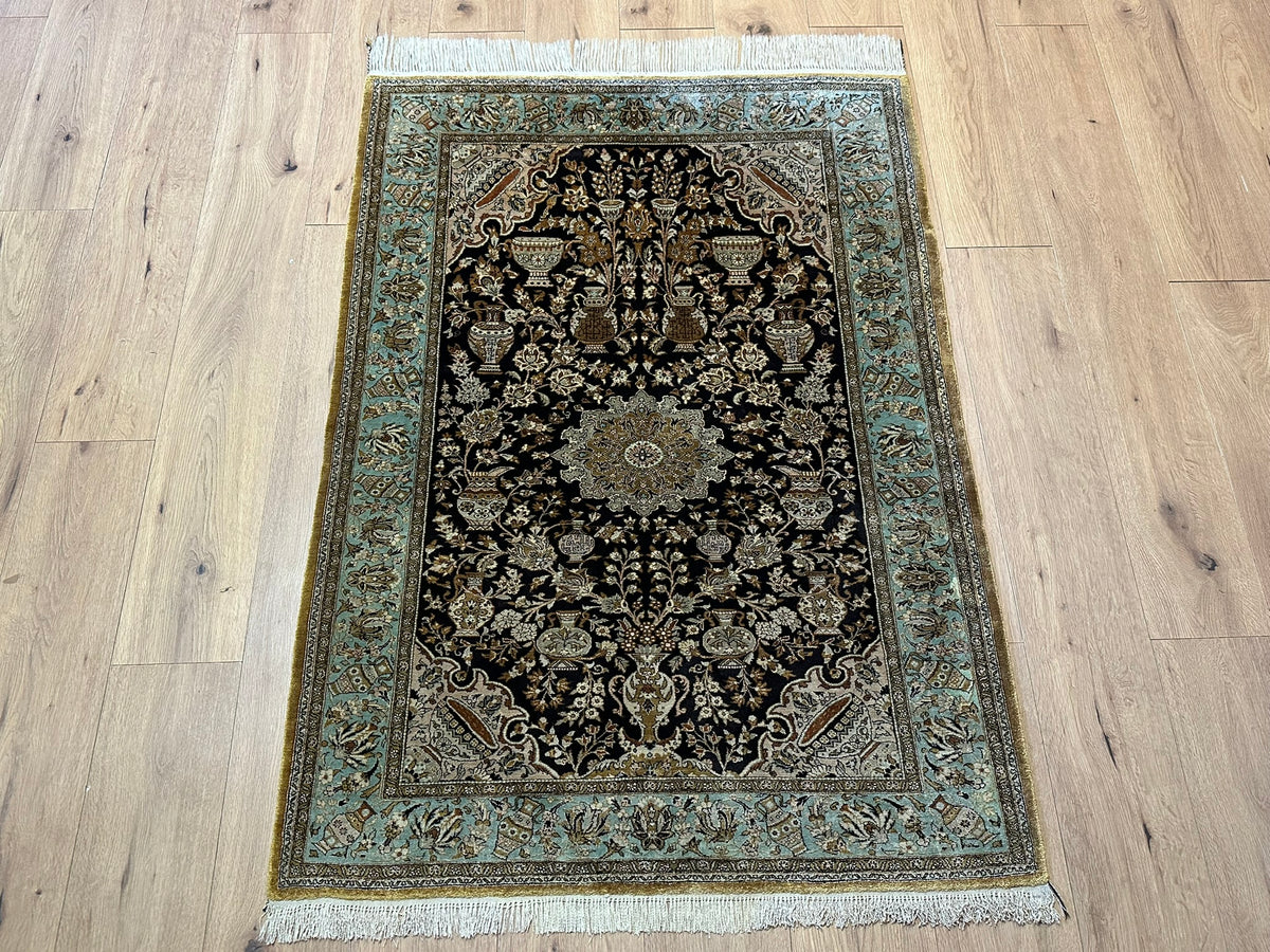 Orientteppich handgeknüpft Ghom Seide 150x107 cm