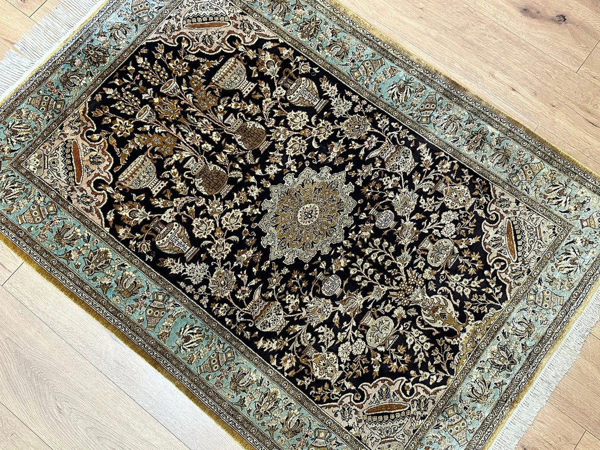 Orientteppich handgeknüpft Ghom Seide 150x107 cm