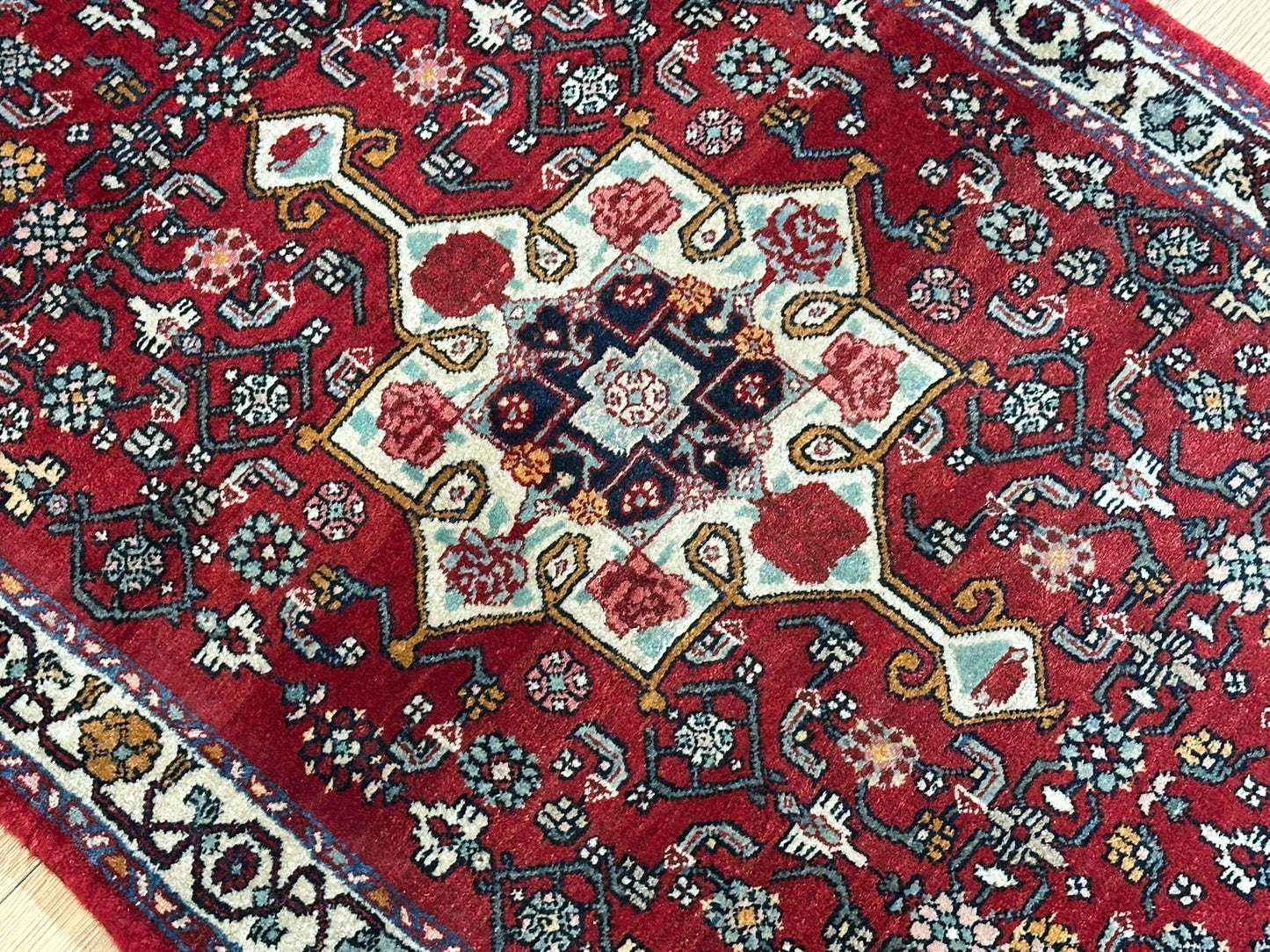 Orientteppich handgeknüpft Bidjar Rosenmuster 108x70 cm