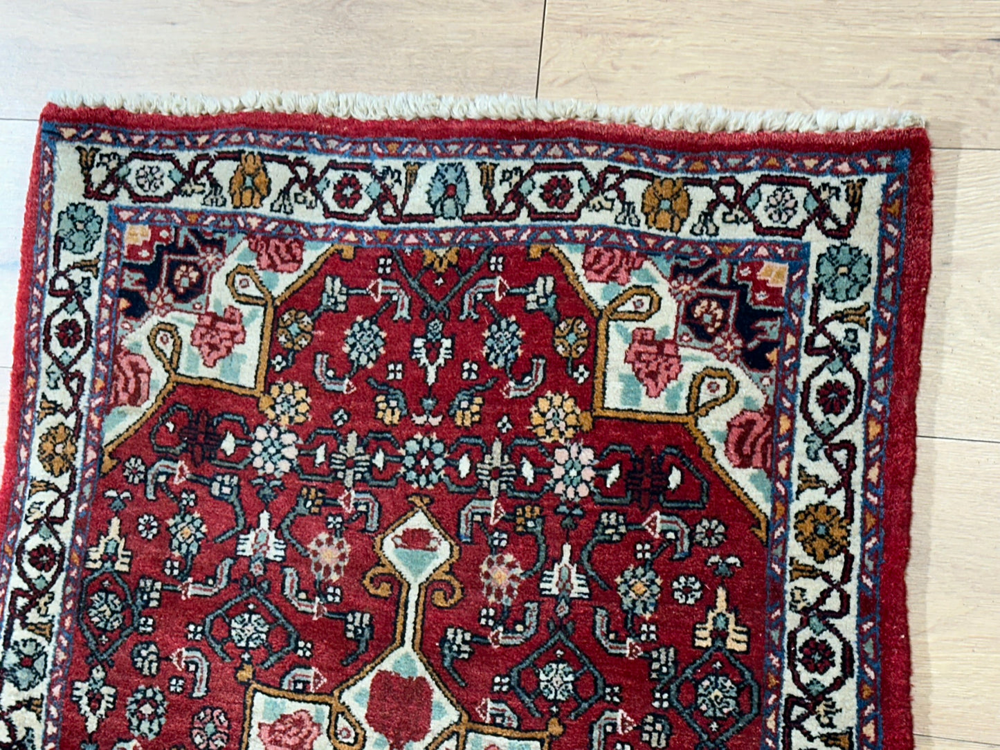 Orientteppich handgeknüpft Bidjar Rosenmuster 108x70 cm
