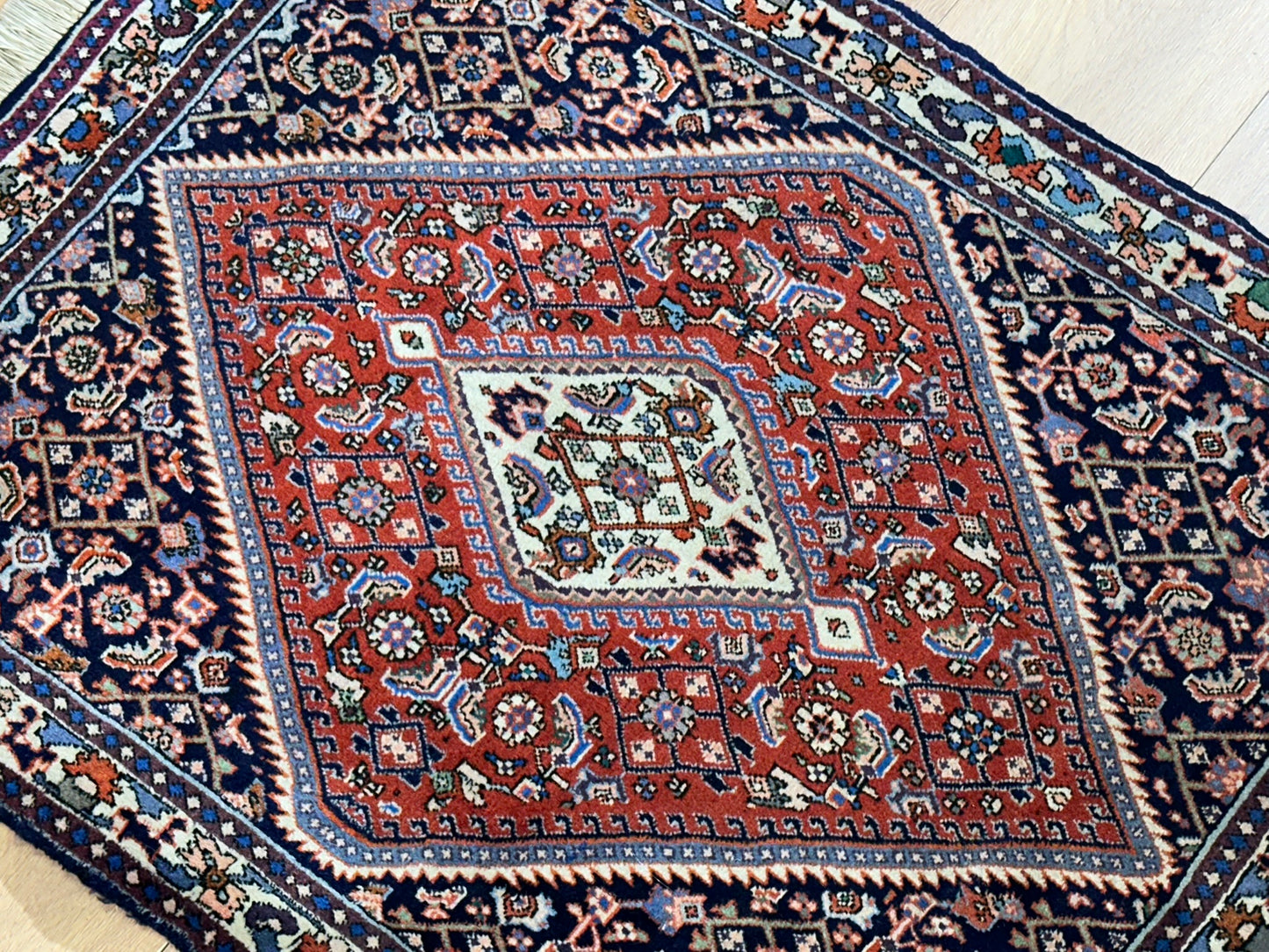 Orientteppich handgeknüpft Bidjar 98x74 cm