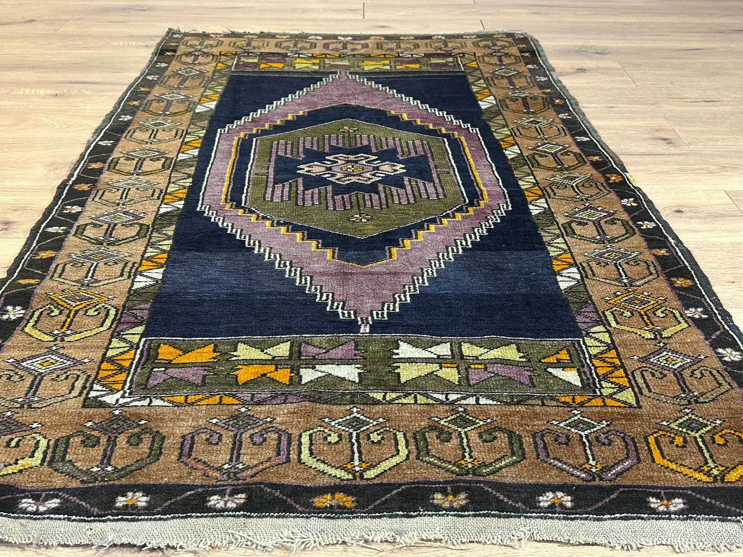Antik Orientteppich handgeknüpft Kazak Milas Naturfarben 180x114 cm