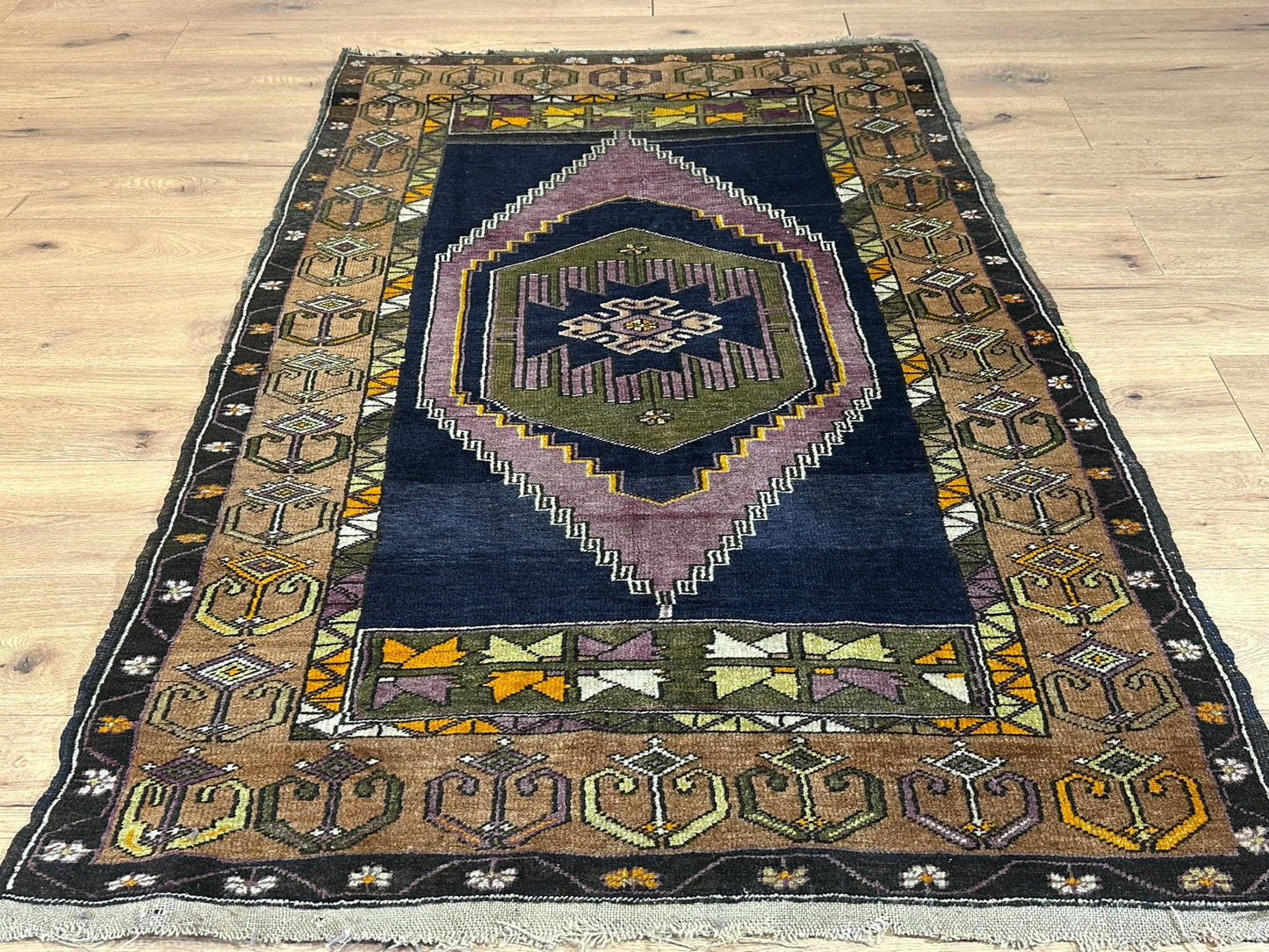 Antik Orientteppich handgeknüpft Kazak Milas Naturfarben 180x114 cm