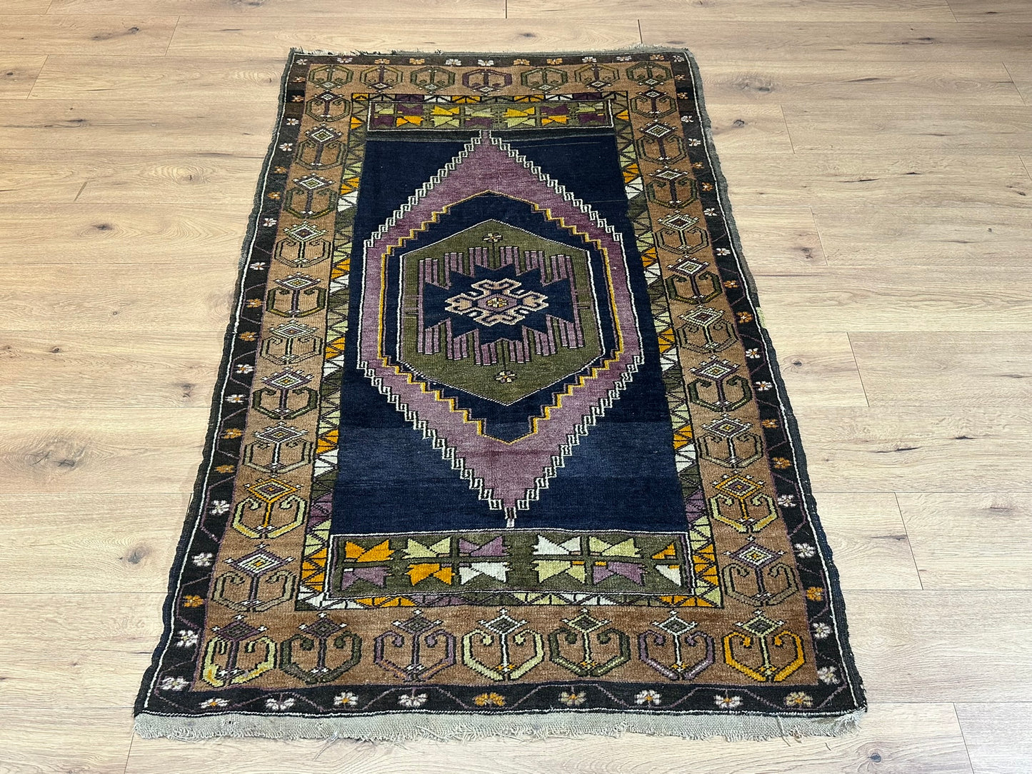Antik Orientteppich handgeknüpft Kazak Milas Naturfarben 180x114 cm