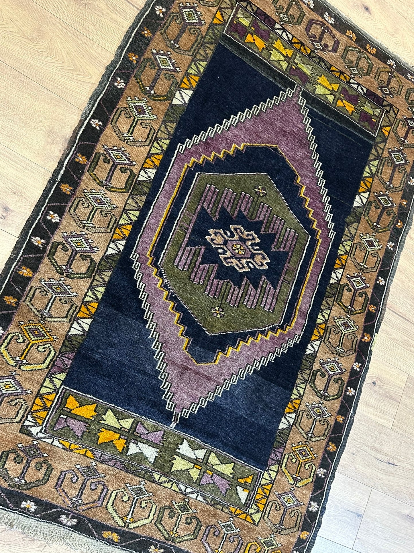 Antik Orientteppich handgeknüpft Kazak Milas Naturfarben 180x114 cm