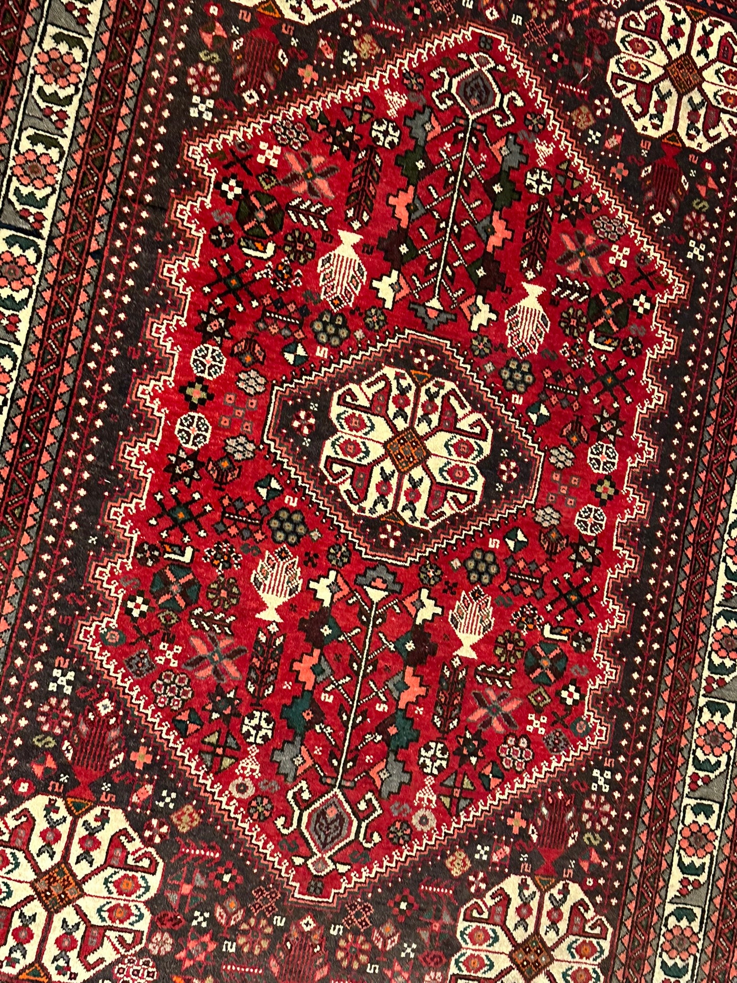 Handgeknüpfter Perser Teppich – Medaillon Design aus Abdeeh