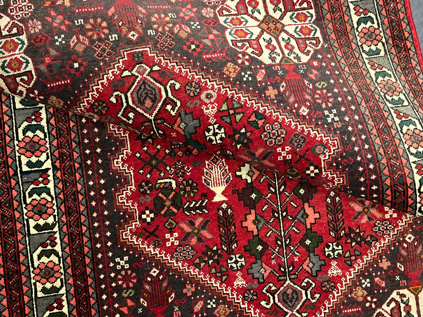 Handgeknüpfter Perser Teppich – Medaillon Design aus Abdeeh