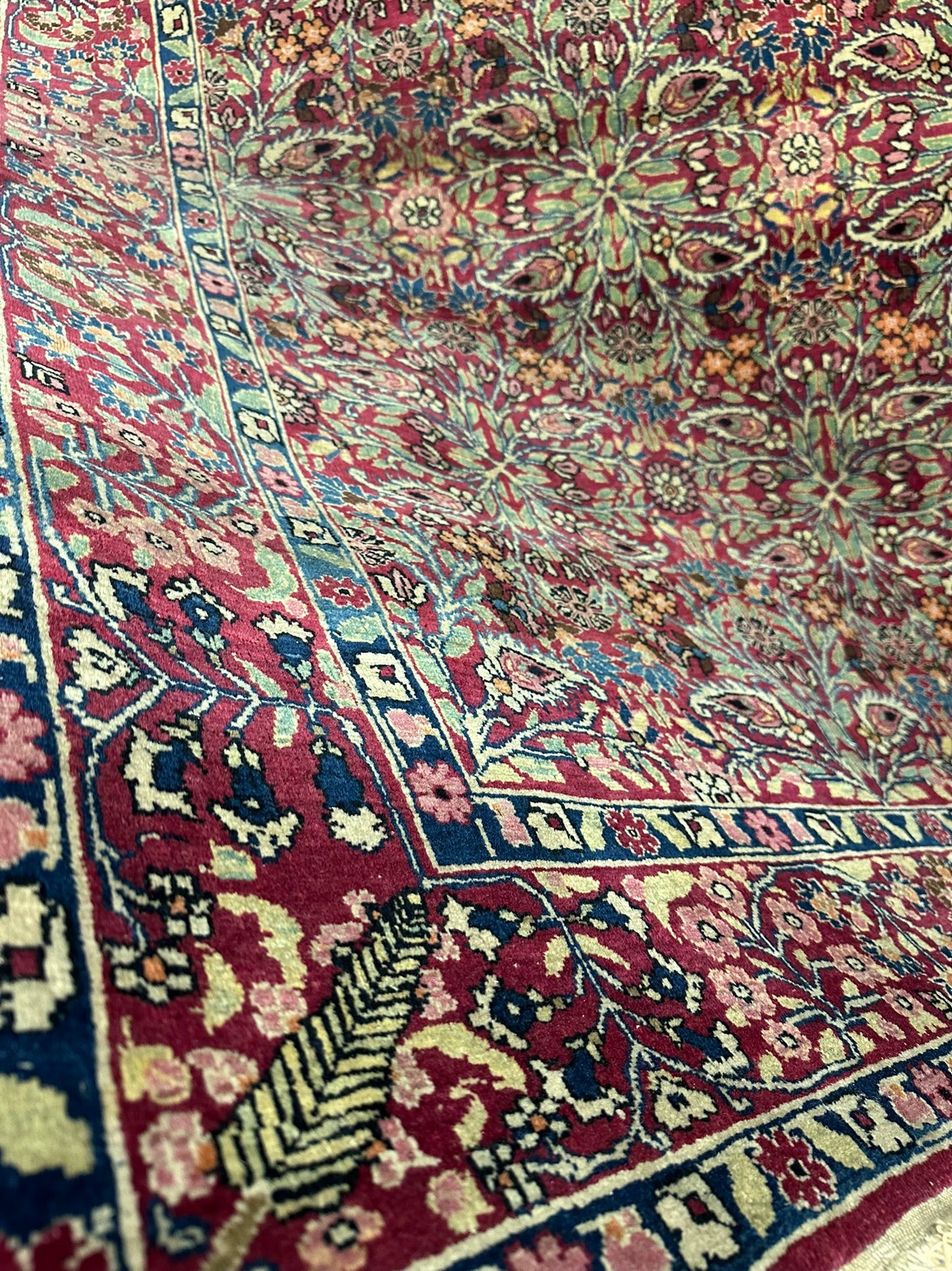 Handgeknüpfter Perser Teppich – Kirman Lavar Design aus Korkwolle