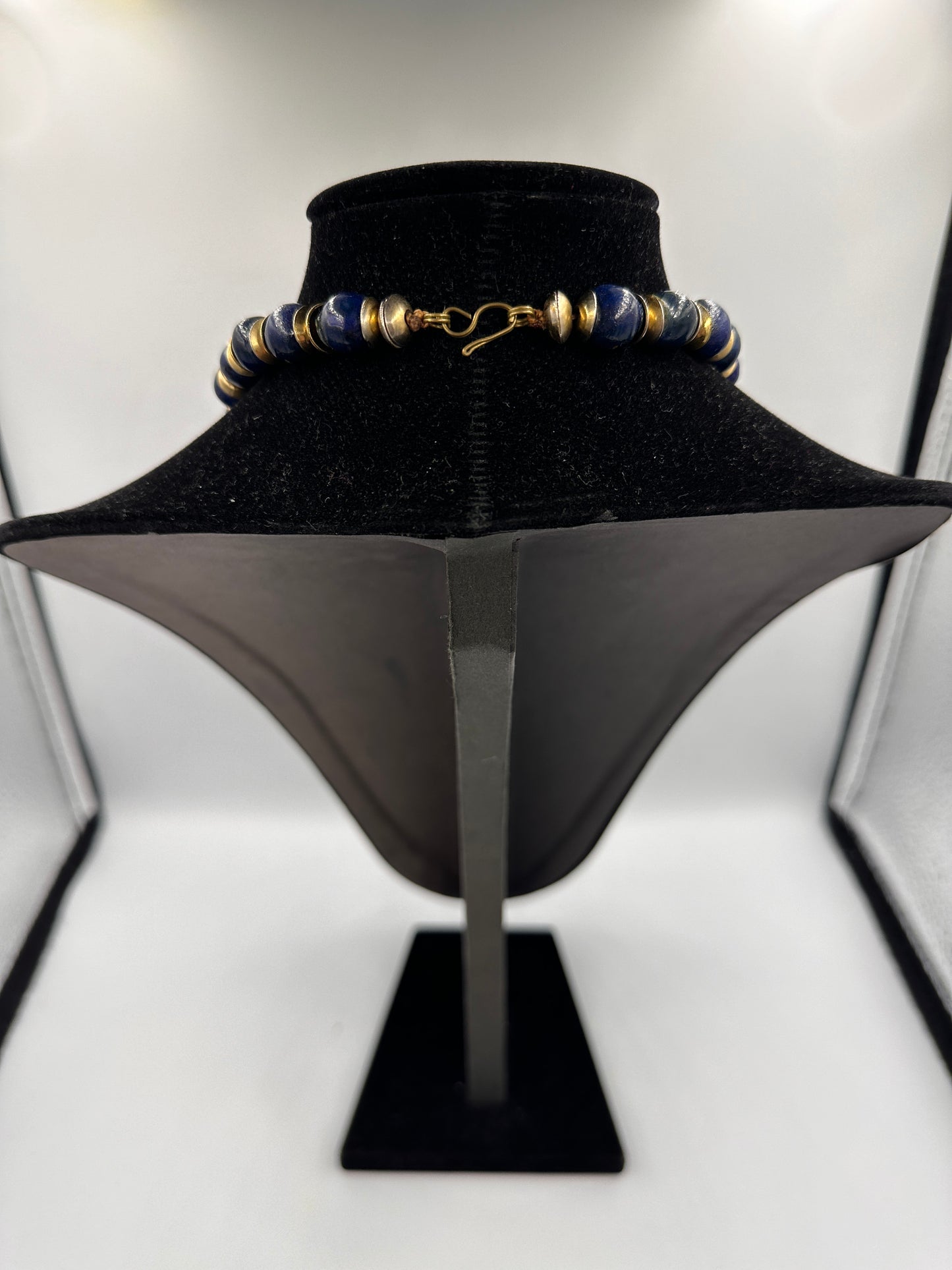 Blaue antike Collier Halskette mit goldenen Akzenten