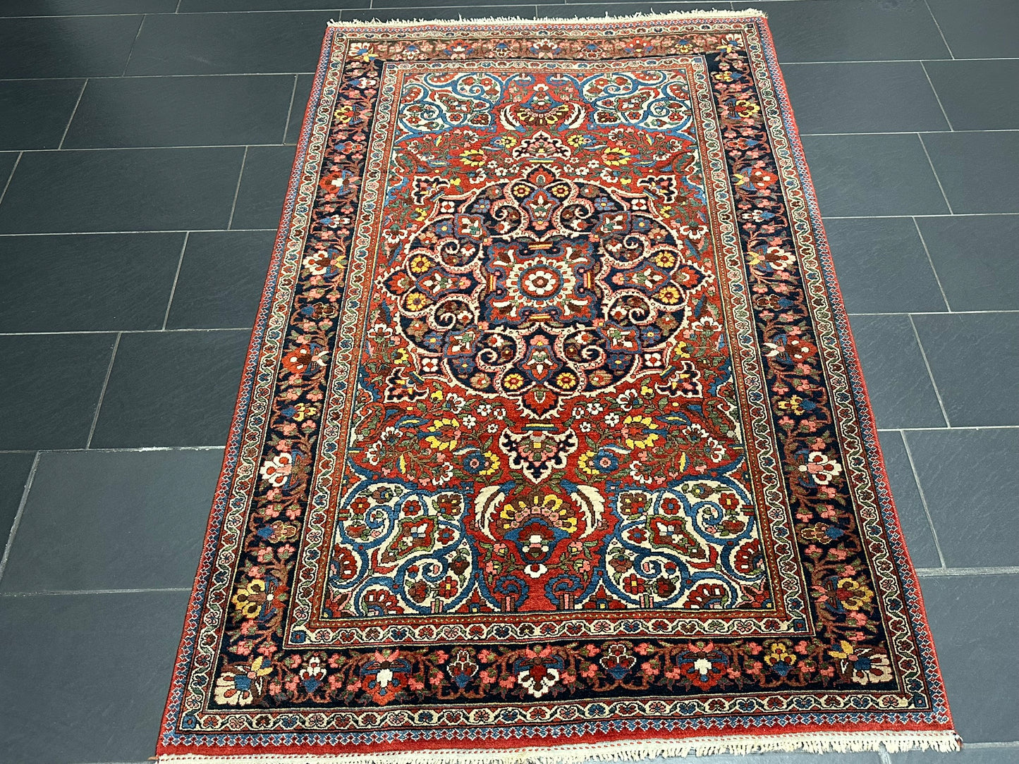 Handgeknüpfter Perser Teppich – Bachtiar Art Deco Naturfarben 208x138cm