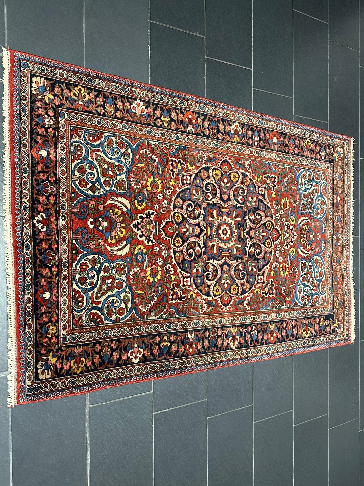 Handgeknüpfter Perser Teppich – Bachtiar Art Deco Naturfarben 208x138cm