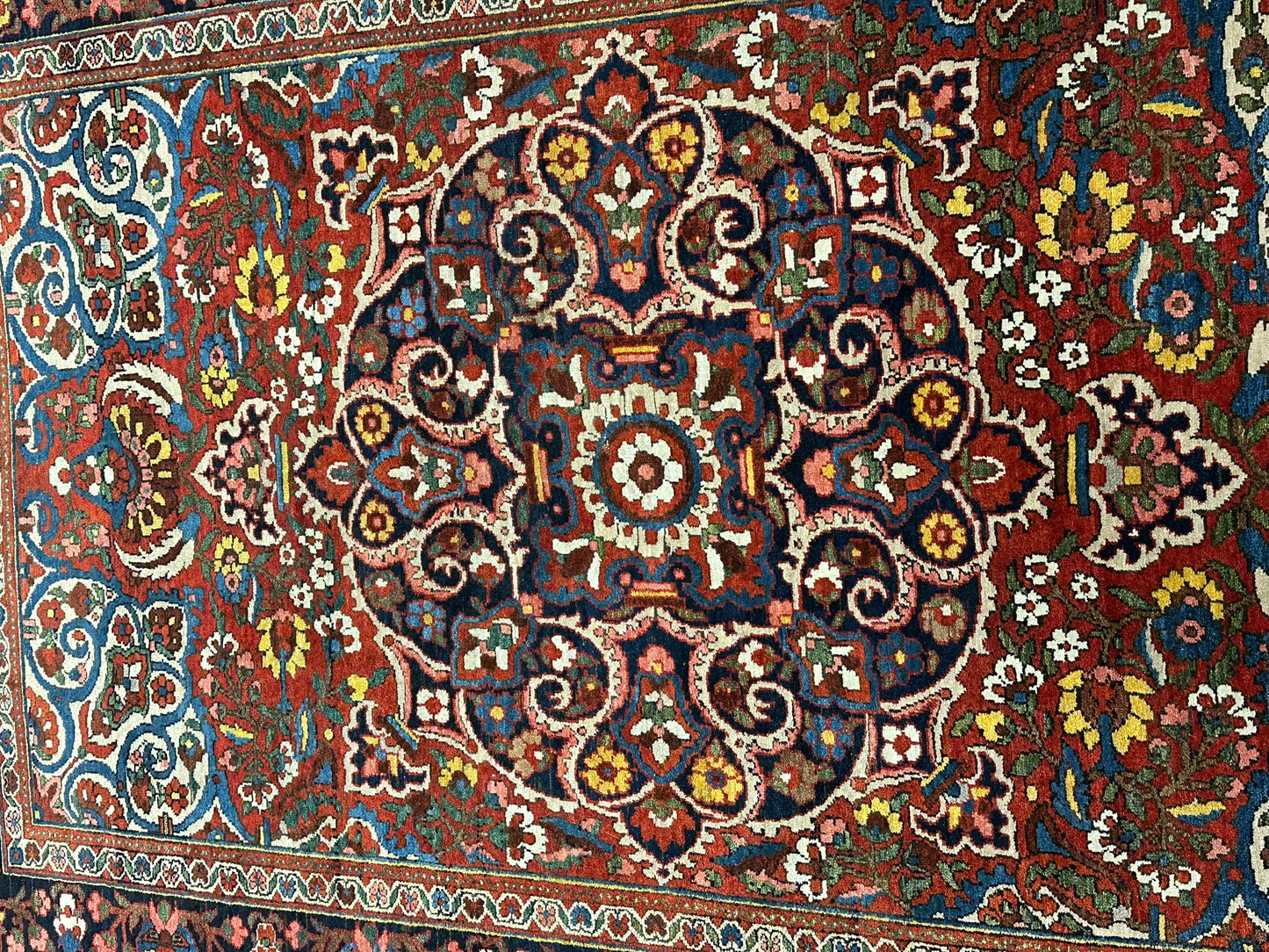 Handgeknüpfter Perser Teppich – Bachtiar Art Deco Naturfarben 208x138cm