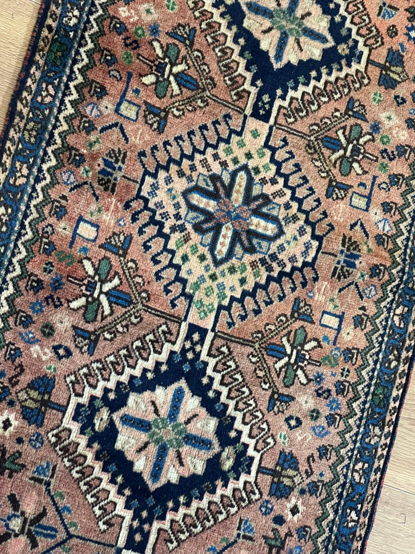 Orientteppich handgeknüpft Gaschgai 155x57 cm