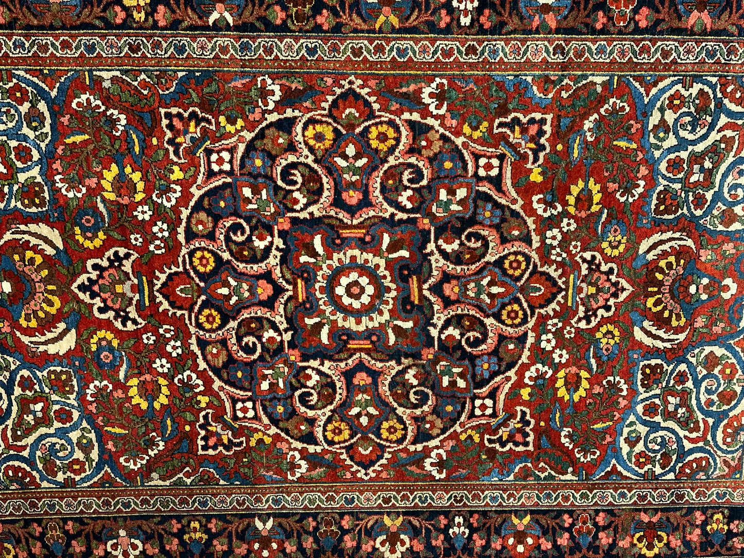 Handgeknüpfter Perser Teppich – Bachtiar Art Deco Naturfarben 208x138cm