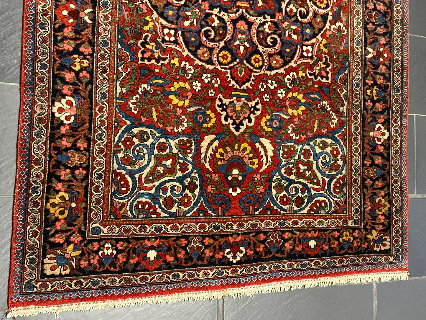 Handgeknüpfter Perser Teppich – Bachtiar Art Deco Naturfarben 208x138cm